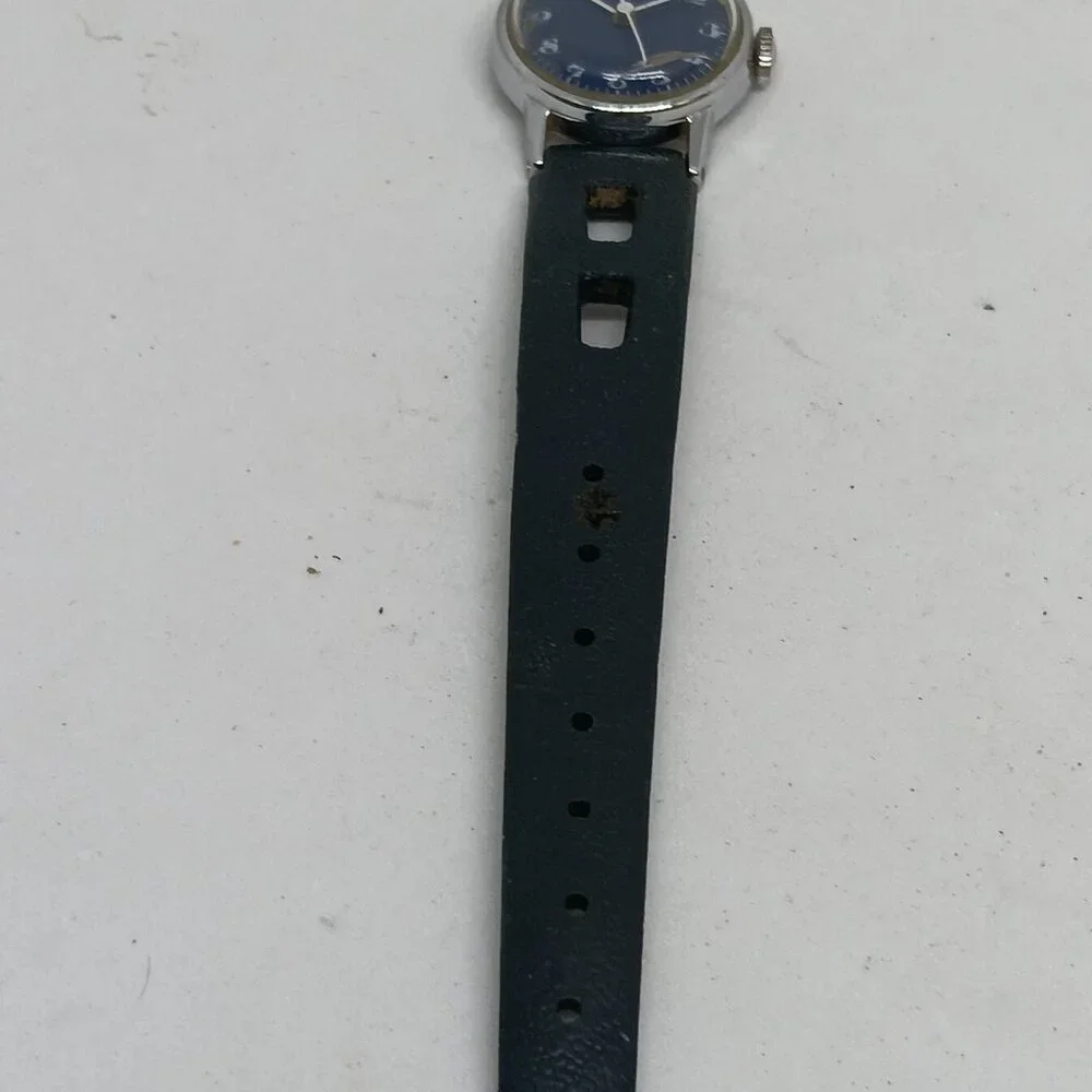 VINTAGE 1970s Timex Women's 25 mm Manual Wind Silver Tone Blue Dial Watch